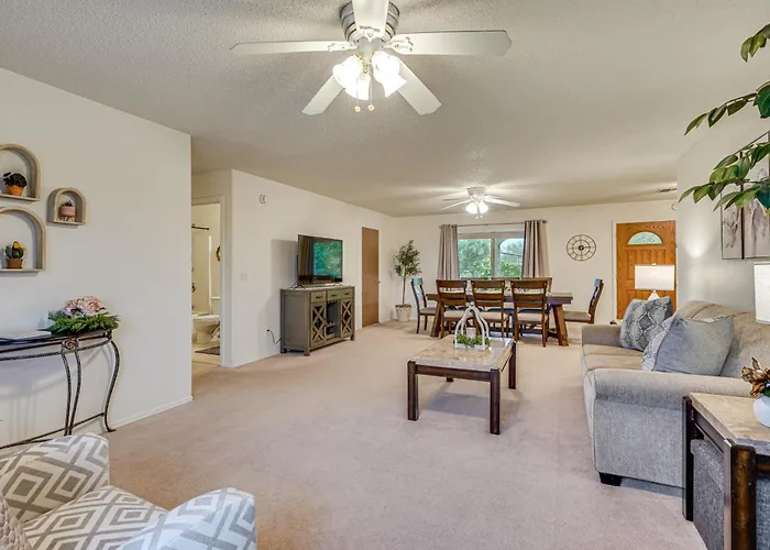 Yard, Patio & Grill! Near Monastery Holiday home *