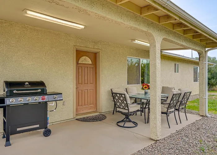 Yard, Patio & Grill! Near Monastery *